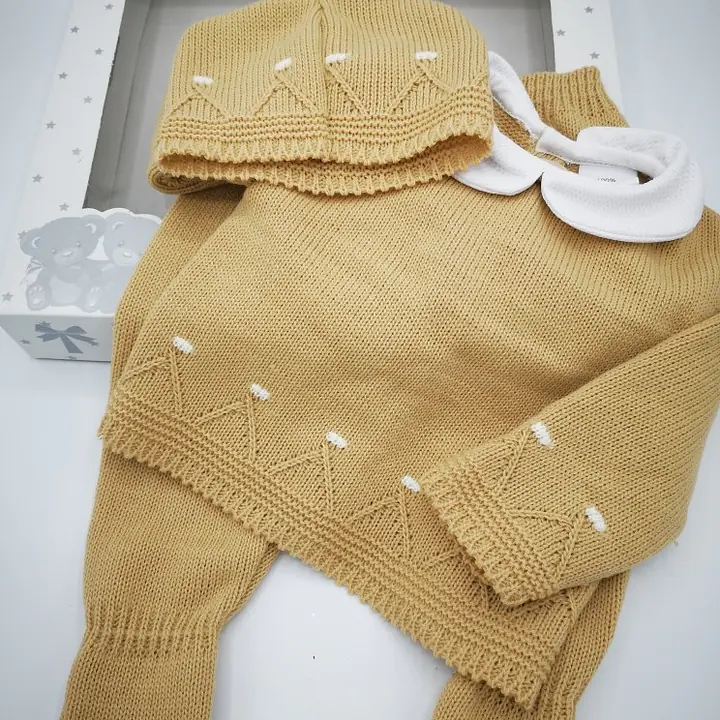 Knitted Box Set 5663 Red - no embroidery 