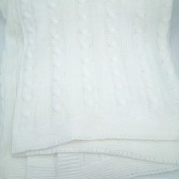 Cable Hanger Shawl - white 